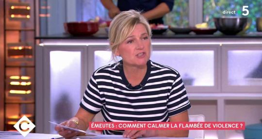 Anne-Elisabeth Lemoine écartée de l’antenne, scandale embarrassant pour C à vous ?