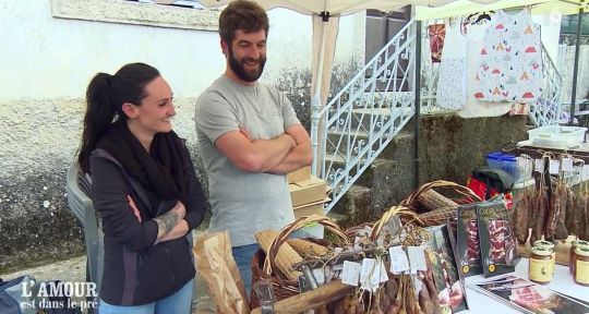 L’amour est dans le pré (spoiler) : Sébastien embrasse enfin Léa avant un départ douloureux sur M6