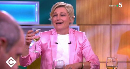 C à vous : France 5 annonce le départ d’Anne-Elisabeth Lemoine, lourde sanction pour la chaîne publique  