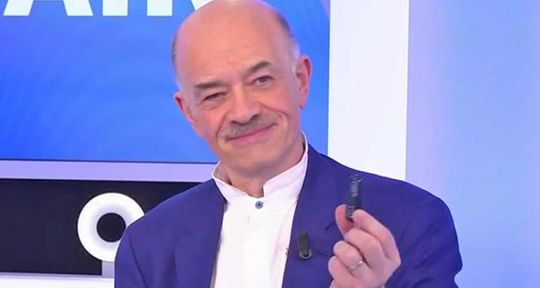 « Ça se met dans de nombreux orifices… » Les révélations surprenantes d’Alain Bauer chez Caroline Roux sur France 5