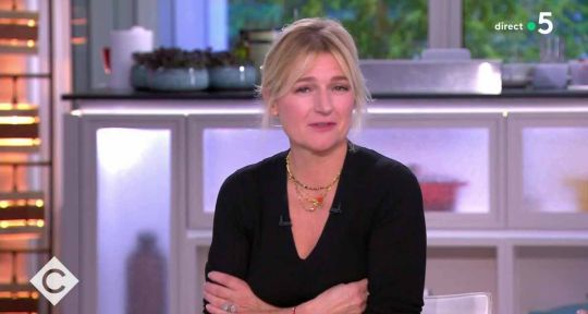 C à vous : « On vous la met en profondeur », Anne-Elisabeth Lemoine craque, peur en plateau sur France 5