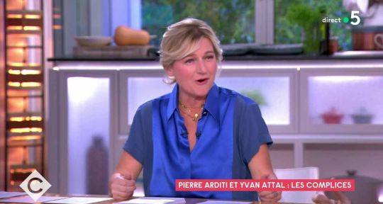 C à vous : « Regardez-moi quand je vous parle ! », Anne-Elisabeth Lemoine s’énerve contre un invité en direct sur France 5