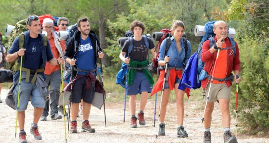 Camping Paradis : Laetitia Fourcade (Sous le soleil) embarque Laurent Ournac en Corse, Parisot en trouble-fête