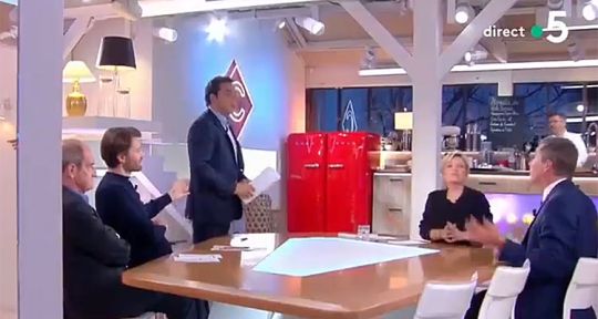 Incident dans C à vous : Nicolas Dupont-Aignan exclu après un clash avec Patrick Cohen