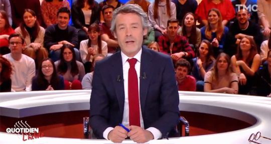 Quotidien : Yann Barthès s’offre Chip et Joanna Gaines (Total Renovation) à la place de Cyril Hanouna Quotidien : Yann Barthès s’offre Chip et Joanna Gaines (Total Renovation) à la place de Cyril Hanouna