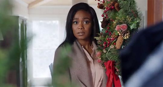 Un Noël qui répare les blessures (TF1) : Tatyana Ali (Les feux de l’amour) et Dennis Haysbert (24h Chrono) face à un décès tragique