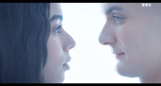 Les bracelets rouges (saison 3, TF1) : Clément et Nour s’embrassent, quel avenir pour Côme et Iris ?