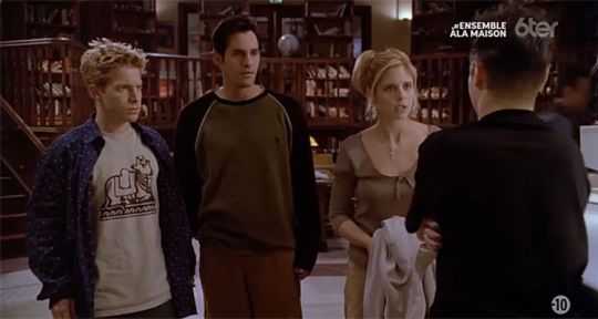 Buffy contre les vampires : duel à mort Angel / Buffy, Joyce Summers en chasse sur 6ter