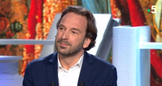 La grande librairie du mercredi 28 avril 2021 : Patrick de Saint-Exupéry, Jean Hatzfeld, Hélène Coutard, Ariane Chemin… avec François Busnel sur France 5