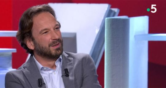 La grande librairie du mercredi 26 mai 2021 : Éric Hazan, Lydia Flem, Michèle Audin, Alix de Saint-André, Mahmud Nasimi... sur France 5