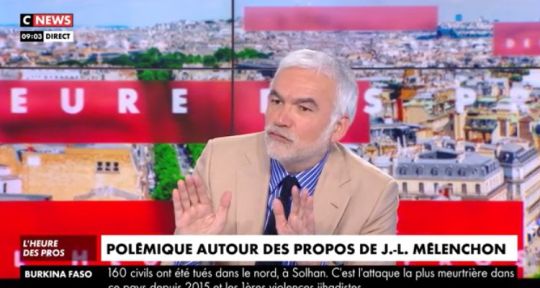 L’Heure des Pros : attaque frontale pour Pascal Praud, animateur dézingué et succès d’audience sur CNews