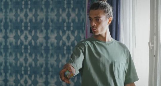 Plus belle la vie (spoiler) : Baptiste forcé de s’associer à César, Fanny piégée par le jumeau d’Alexandre