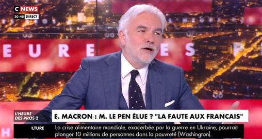 L’heure des Pros : Elisabeth Lévy balance sur des stars, Pascal Praud alarmé sur CNews