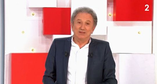 Vivement Dimanche : Michel Drucker chamboulé, son incroyable annonce après avoir enterré la hache de guerre