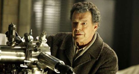 Elementary : John Noble (Fringe) sera le père de Sherlock Holmes