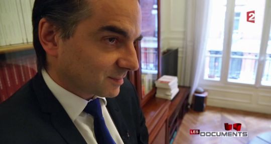 Complément d’enquête : France 2 sous les 10% avec Nicolas Poincaré