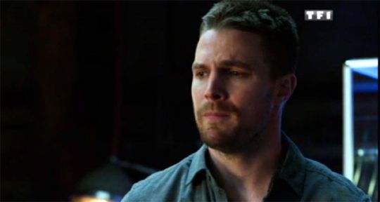 Arrow (saison 3) : torturé, Oliver offre un double record à TF1