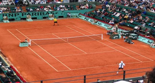 Vivement Dimanche absent, Roland Garros 2016 s’installe sur France Télévisions avec Amélie Mauresmo