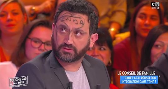 TPMP / Touche pas à ma meuf ! : Cyril Hanouna, simple chroniqueur, devient fou face à Evelyne Thomas