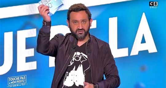 Touche pas à mon poste : Cyril Hanouna déchire ses fiches et appelle Arthur sur son portable sans succès