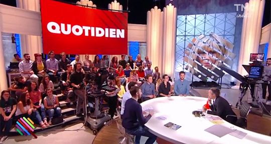 Quotidien : Yann Barthès monte en puissance face à TPMP avec Issa Doumbia et les comédiens de La Colle