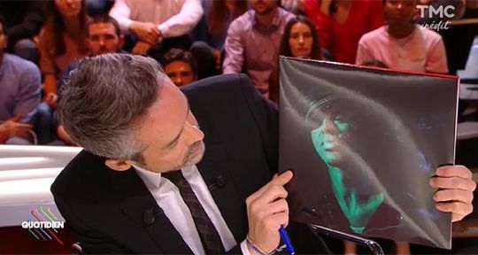 Quotidien : Yann Barthès et Etienne Daho largement leader des audiences devant TPMP