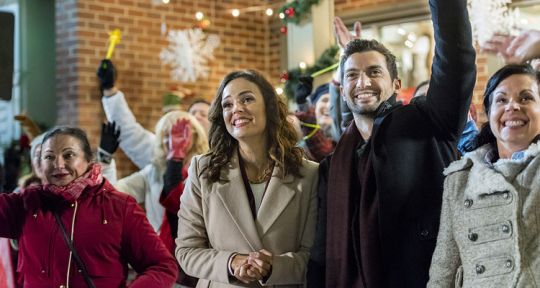 La parade amoureuse de Noël (TF1) : David Alpay (Vampire Diaries) ravive la flamme d’Erin Cahill (Power Rangers)