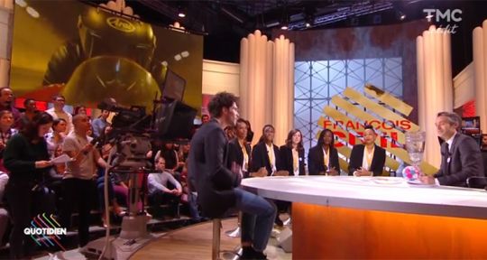 Quotidien : Yann Barthès salue les handballeuses françaises, audience en retrait pour TMC mais loin devant TPMP