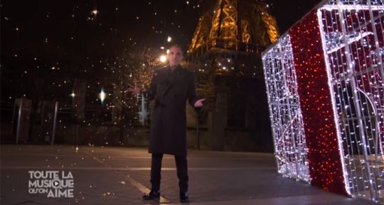 Toute la musique qu’on aime : Nikos Aliagas attire les femmes en parcourant Paris pour le passage à 2018