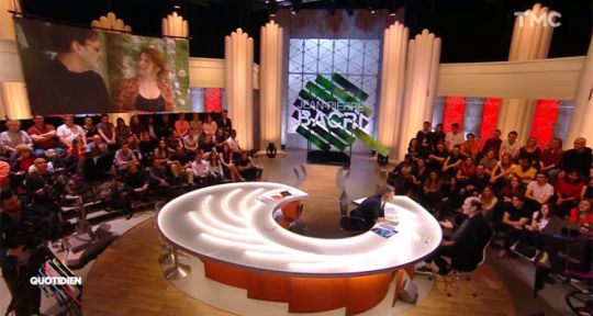 Quotidien : Yann Barthès fond en audience avec son best of, TPMP signe une dernière convaincainte