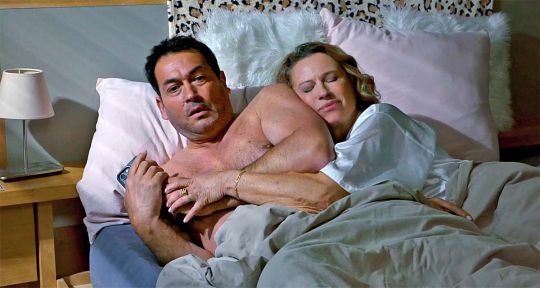 Les mystères de l’amour (spoiler) : Étienne trompe Mégane avec Audrey Les mystères de l’amour (spoiler) : Étienne trompe Mégane avec Audrey