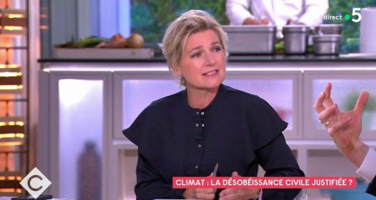 C à vous : Anne-Elisabeth Lemoine provoque un invité, elle s’excuse en direct sur France 5