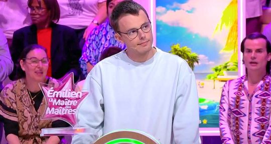 Les 12 coups de midi : « Je vais pleurer, je suis très émue » Émilien a fait un cadeau qui n’est passé inaperçu 