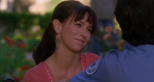 Ghost Whisperer : Le retour inattendu de Jennifer Love Hewitt Ghost Whisperer : Le retour inattendu de Jennifer Love Hewitt