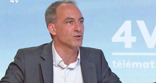 Raphaël Glucksmann dévoile des conversations privées sur Mélenchon sur France 2 Raphaël Glucksmann dévoile des conversations privées sur Mélenchon sur France 2
