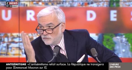 L’heure des Pros : Pascal Praud ne sait pas qu’il en direct, incident sur CNews