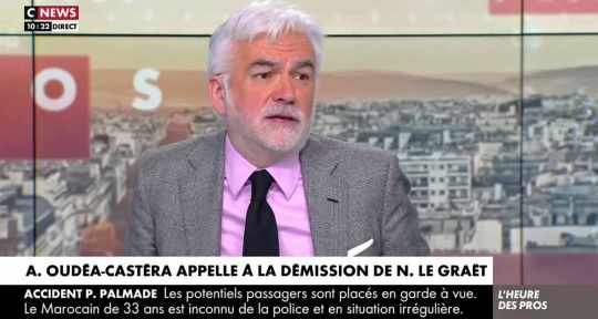 L’heure des Pros : Pascal Praud reçoit un SMS imprévu en direct, accusation choc sur CNews