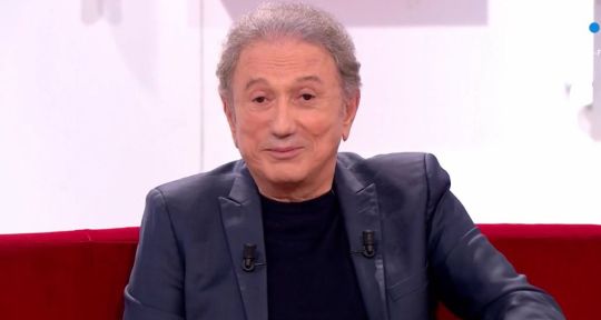 Michel Drucker : cette drôle de méthode qu’il utilise pour se faire remarquer par ses patrons 