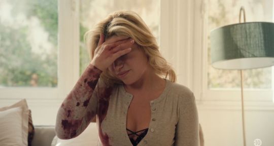 Plus belle la vie (spoiler) : scène d’horreur pour Ariane (Lola Marois) qui se réveille à côté d’un cadavre Plus belle la vie (spoiler) : scène d’horreur pour Ariane (Lola Marois) qui se réveille à côté d’un cadavre