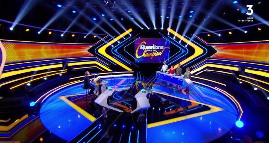 Questions pour un champion : Samuel Etienne projeté sur le plateau, un retour inattendu sur France 3