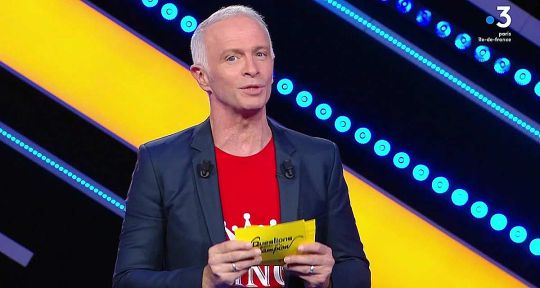 Questions pour un champion : Samuel Etienne corrompu par un célèbre présentateur, quel gagnant pour la 10000e sur France 3 ?