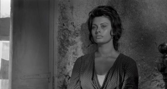 La Ciociara (Arte) : une histoire vraie pour le viol de Cesira (Sophia Loren) et Michele (Jean-Paul Belmondo)
