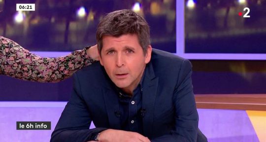 Télématin : « Faites moins de bruit ! », Julia Vignali sèchement recadrée par Thomas Sotto en direct sur France 2