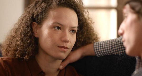 Un si grand soleil (spoiler) : un coup de poignard pour Eliott, Muriel frôle la mort