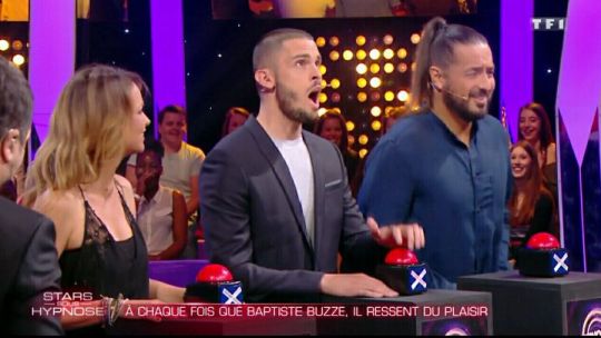 Stars sous hypnose : Arthur en mal d’audience, Evelyne Thomas, Baptiste Giabiconi et une soirée noire pour TF1
