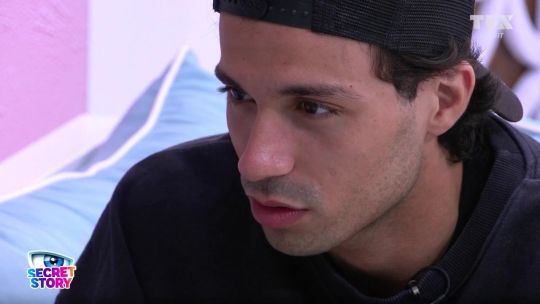 Le départ de Mayer offre un pic d’audience à Secret Story