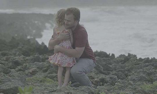 Ton bébé m’appartient (TF1) : une histoire vraie pour Alexandra Paul (Alerte à Malibu) et David Gallagher (7 à la maison) ? 