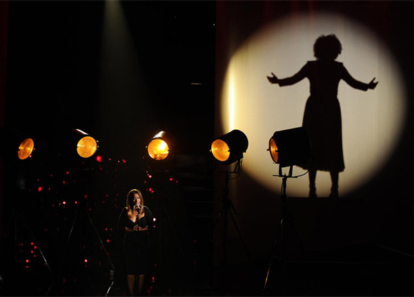 Alizée, Tal et Amel Bent chantent Piaf sur TF1