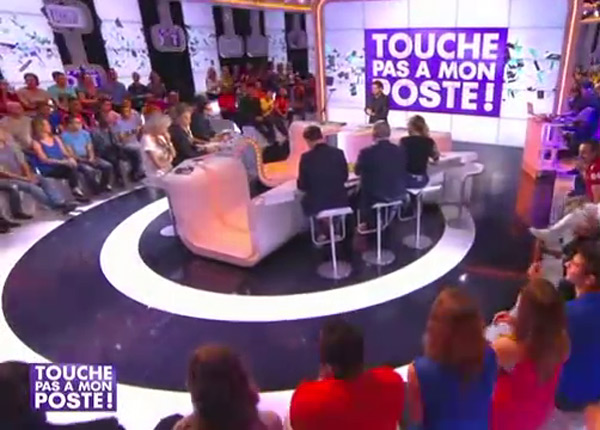 Touche pas à mon poste : Geneviève de Fontenay et Claudia Tagbo assurent le show Touche pas à mon poste : Geneviève de Fontenay et Claudia Tagbo assurent le show
