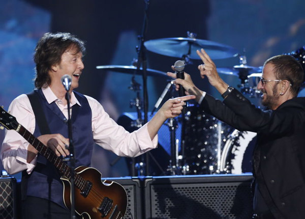Les Beatles, le grand concert des 50 ans : Paul McCartney et Ringo Starr réunis sur D17 Les Beatles, le grand concert des 50 ans : Paul McCartney et Ringo Starr réunis sur D17